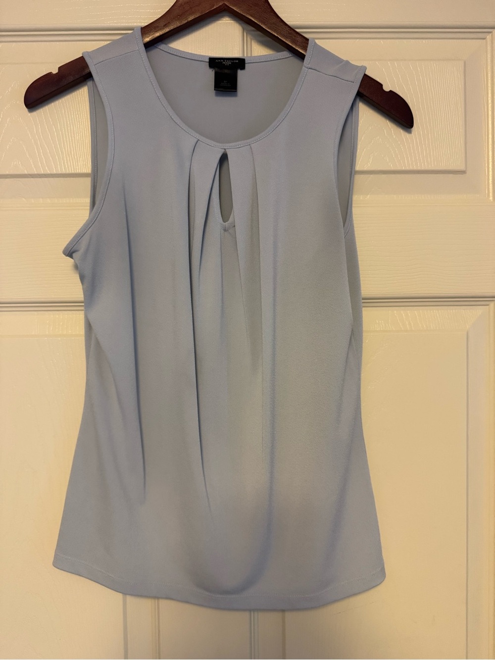 Ann Taylor Sleeveless Light Blue Keyhole Pleat Top - Size Small Petite